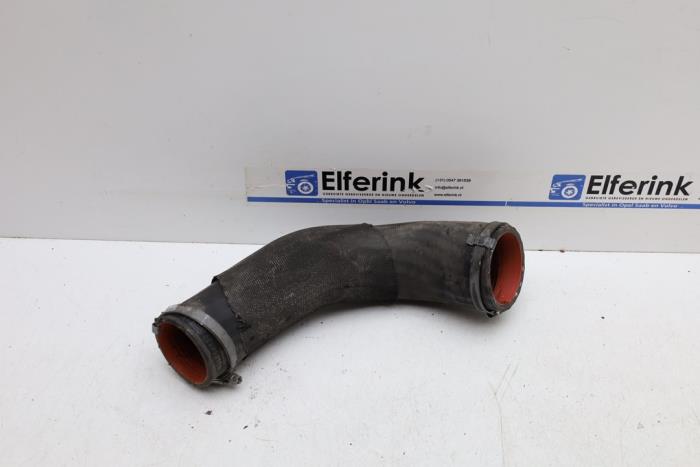 Gebrauchte Intercooler Schlauch Volvo S80 (AR/AS) 2.0 D4 16V Preis € 25,00 Margenregelung angeboten von Auto Demontage Elferink B.V.