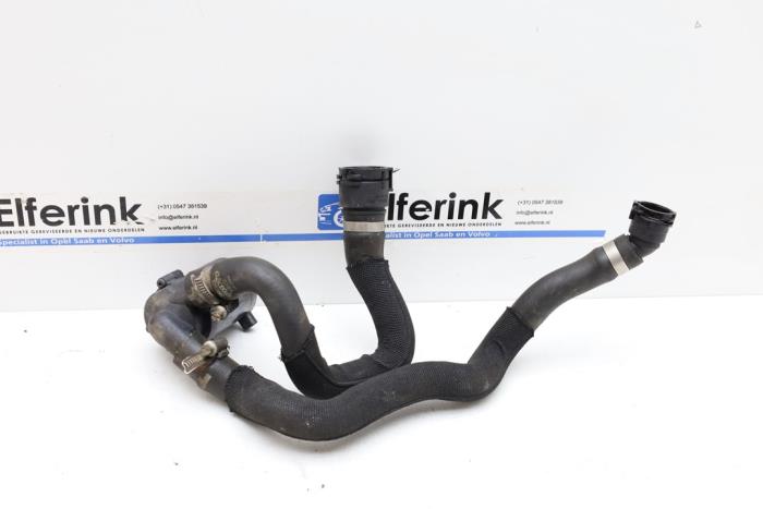Extra vattenpump från en Volvo S80 (AR/AS) 2.0 D4 16V 2014