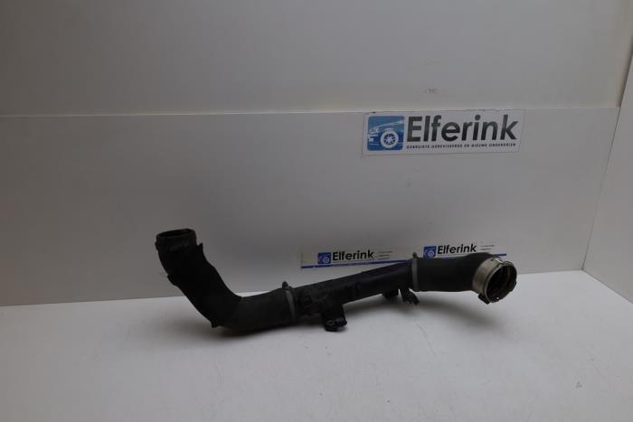 Gebrauchte Intercooler Rohr Volvo V60 I (FW/GW) 2.0 D4 16V Preis € 75,00 Margenregelung angeboten von Auto Demontage Elferink B.V.