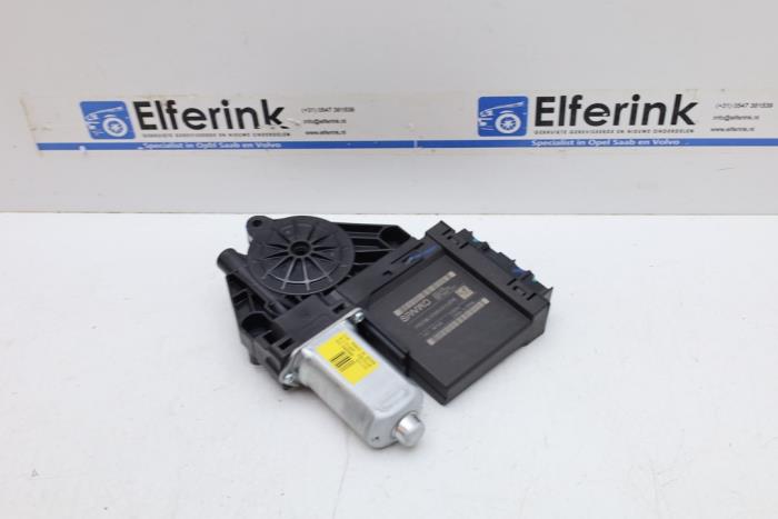Usados Motor de ventanilla de puerta Lynk &amp; Co 01 1.5 PHEV Precio € 75,00 Norma de margen ofrecido por Auto Demontage Elferink B.V.