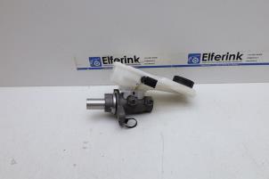 Usados Cilindro freno principal Lynk &amp; Co 01 1.5 PHEV Precio € 50,00 Norma de margen ofrecido por Auto Demontage Elferink B.V.