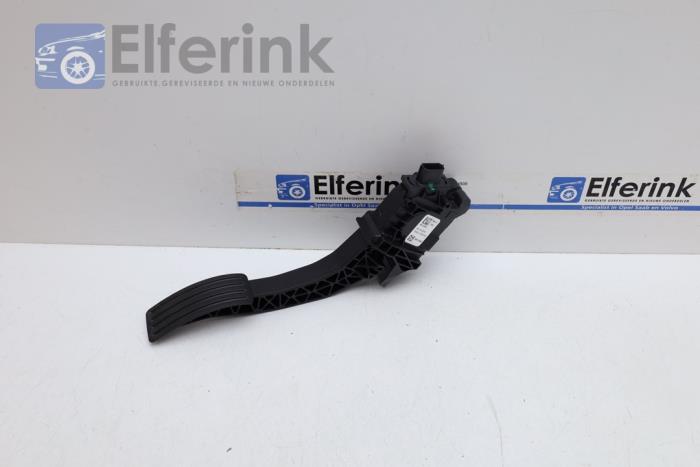 Accelerator pedal from a Lynk & Co 01 1.5 PHEV 2021