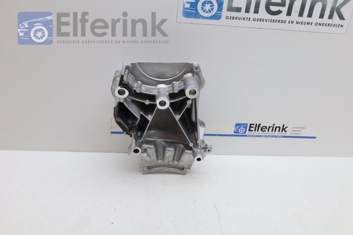 Support moteur d'un Lynk & Co 01 1.5 PHEV 2022