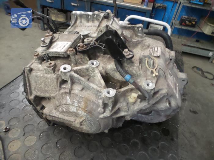 Gearbox from a Volvo XC60 I (DZ) 2.4 D5 20V 205 AWD 2009