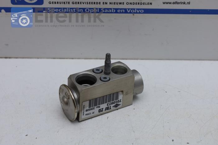 AC expansion valve from a Volvo XC60 I (DZ) 2.4 D5 20V 205 AWD 2009