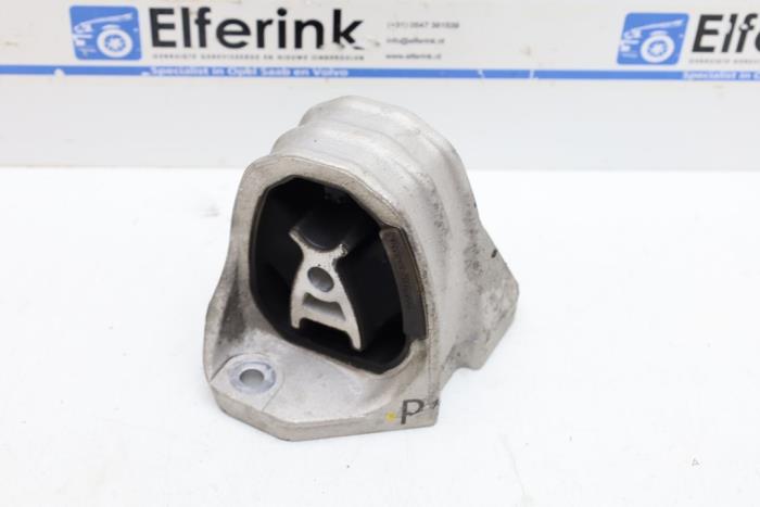 Used Engine mount Volvo V90 II (PW) 2.0 B5 Mild Hybrid Geartronic 16V Price € 40,00 Margin scheme offered by Auto Demontage Elferink B.V.