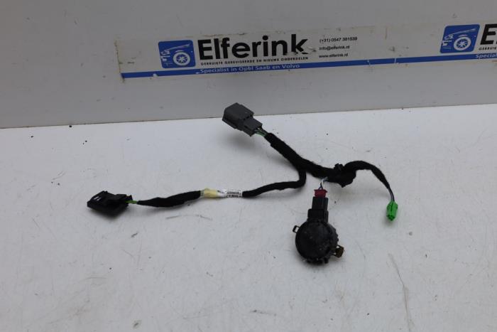 Begagnade Regnsensor Volvo V90 II (PW) 2.0 B5 Mild Hybrid Geartronic 16V Pris € 40,00 Marginaltabell erbjuds av Auto Demontage Elferink B.V.