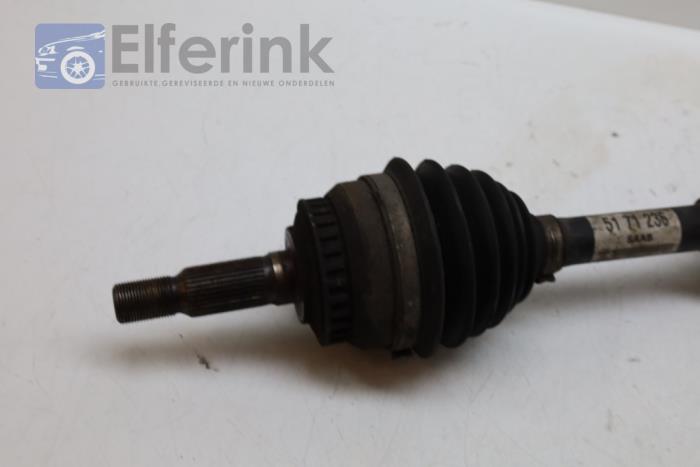 Front drive shaft, right from a Saab 9-3 I (YS3D) 2.0t 16V 2000