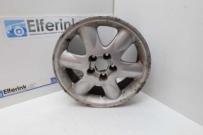 Gebrauchte Felge Volvo V70 (GW/LW/LZ) 2.4 XC LPT 4x4 20V Preis € 50,00 Margenregelung angeboten von Auto Demontage Elferink B.V.