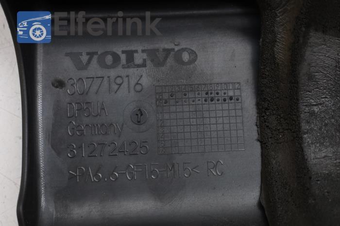 Couverture moteur d'un Volvo V70 (BW) 2.4 D5 20V 205 2011