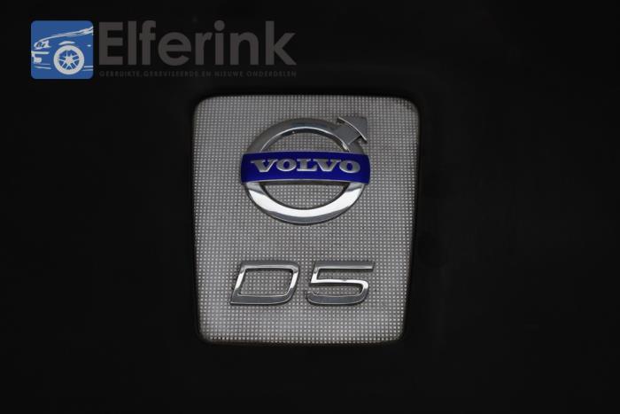 Abdeckblech Motor van een Volvo V70 (BW) 2.4 D5 20V 205 2011