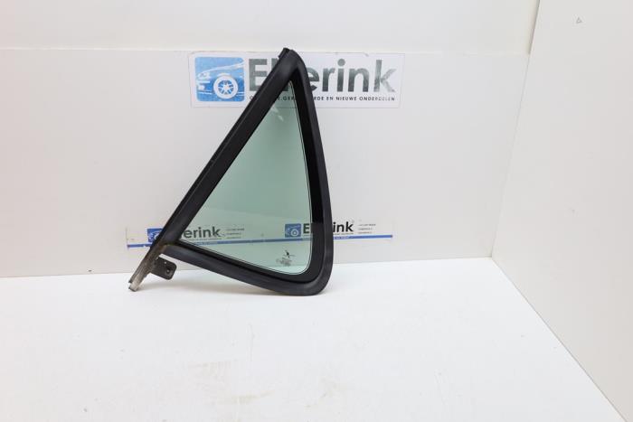 Usados Ventanilla triangular izquierda detrás Saab 9-5 Estate (YS3E) 2.3 Turbo 16V Aero TS Precio € 50,00 Norma de margen ofrecido por Auto Demontage Elferink B.V.