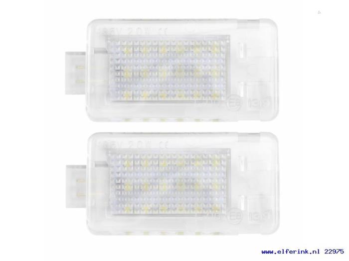 Nya Innerbelysning Volvo V70 Pris € 30,25 Inklusive moms erbjuds av Auto Demontage Elferink B.V.