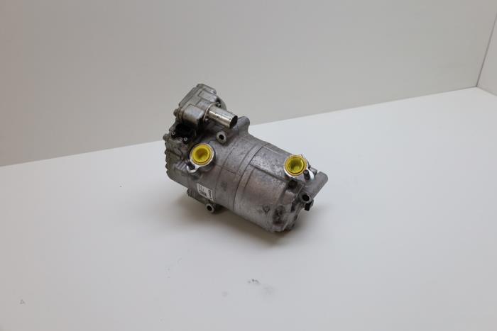 Gebrauchte Klimapumpe Lynk &amp; Co 01 1.5 PHEV Preis € 450,00 Margenregelung angeboten von Auto Demontage Elferink B.V.