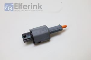 Usados Interruptor de luz de freno Lynk &amp; Co 01 1.5 PHEV Precio € 20,00 Norma de margen ofrecido por Auto Demontage Elferink B.V.