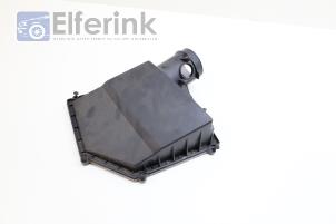 Usagé Boîtier filtre à air Volvo V60 II (ZW) 2.0 D3 16V Prix € 25,00 Règlement à la marge proposé par Auto Demontage Elferink B.V.