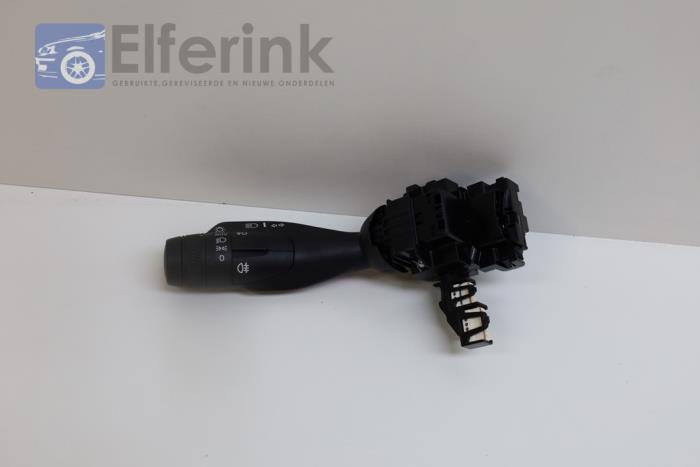 Indicator switch from a Volvo V60 II (ZW) 2.0 D3 16V 2019