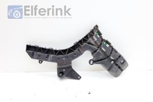 Used Rear bumper bracket, right Volvo V60 II (ZW) 2.0 D3 16V Price € 30,00 Margin scheme offered by Auto Demontage Elferink B.V.