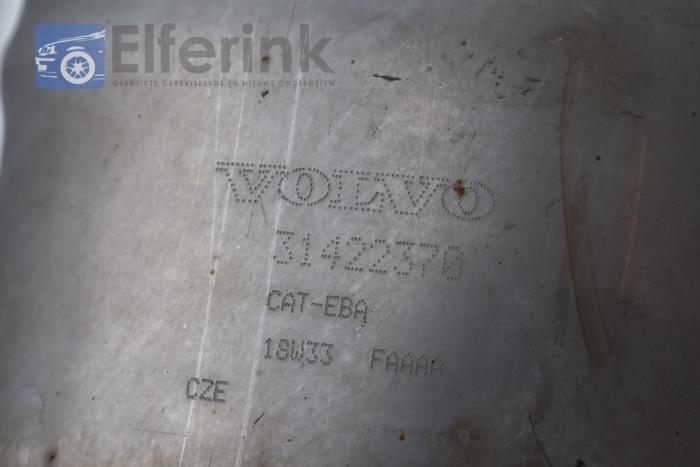 Katalizator z Volvo V60 II (ZW) 2.0 D3 16V 2019