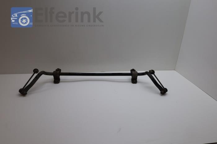 Front anti-roll bar from a Volvo V60 II (ZW) 2.0 D3 16V 2019
