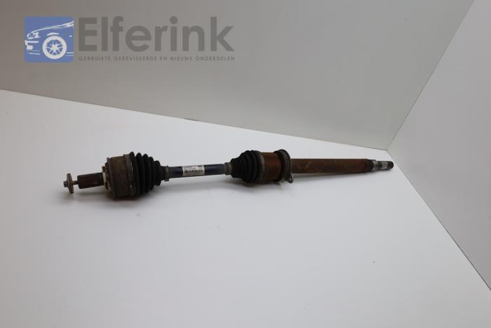 Front drive shaft, right from a Volvo V60 II (ZW) 2.0 D3 16V 2019