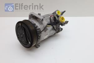 Used Air conditioning pump Volvo V60 II (ZW) 2.0 D3 16V Price € 175,00 Margin scheme offered by Auto Demontage Elferink B.V.