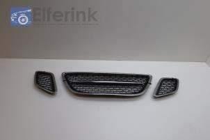 Used Grille Saab 9-7X 4.2i V6 24V AWD Price € 200,00 Margin scheme offered by Auto Demontage Elferink B.V.