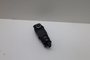 Used Start/stop switch Volvo V60 II (ZW) 2.0 D3 16V Price € 50,00 Margin scheme offered by Auto Demontage Elferink B.V.