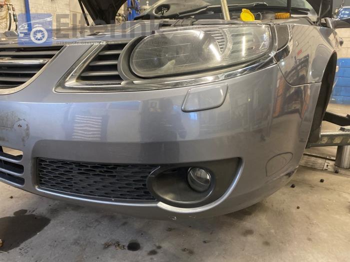 Front bumper from a Saab 9-5 Estate (YS3E) 2.3 Turbo 16V 2007