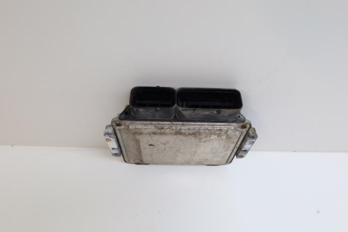 Injection computer from a Opel Zafira (M75) 1.9 CDTI 16V 2010