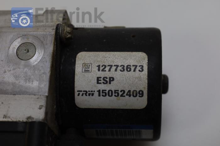 ABS pump from a Opel Signum (F48) 2.2 direct 16V 2007