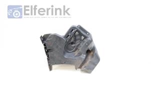 Used Rear bumper bracket, left Volvo V40 (MV) 2.0 D3 16V Price € 30,00 Margin scheme offered by Auto Demontage Elferink B.V.