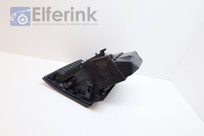 Glovebox from a Opel Corsa F (UB/UH/UP) Electric 50kWh 2021