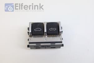 Gebrauchte Schalter (sonstige) Volvo C70 (MC) 2.0 D 16V Preis € 40,00 Margenregelung angeboten von Auto Demontage Elferink B.V.