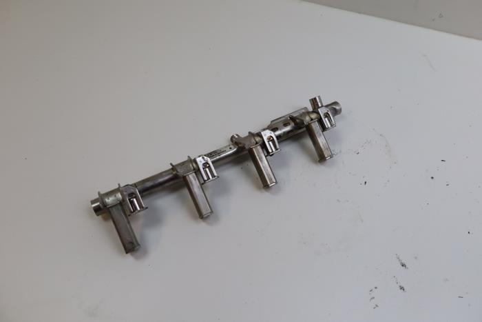 Usagé Système d'injection Volvo V40 (MV) 1.6 T3 GTDi 16V Prix € 40,00 Règlement à la marge proposé par Auto Demontage Elferink B.V.