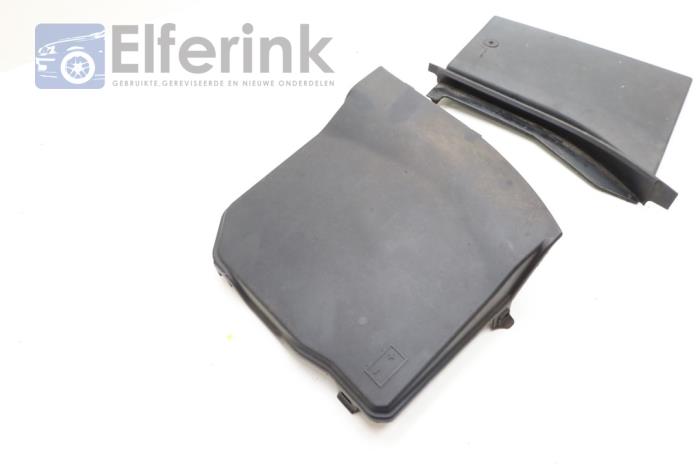 Battery cover from a Volvo V70 (BW) 2.4 D5 20V 2008