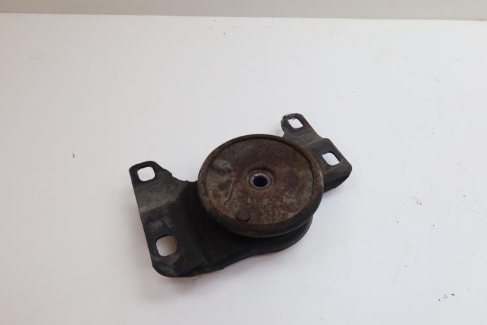 Used Engine mount Volvo C70 (MC) 2.4 D5 20V Autom. Price € 25,00 Margin scheme offered by Auto Demontage Elferink B.V.