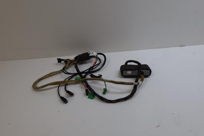 Usados Módulo USB Volvo V70 (BW) 2.4 D5 20V Precio € 75,00 Norma de margen ofrecido por Auto Demontage Elferink B.V.