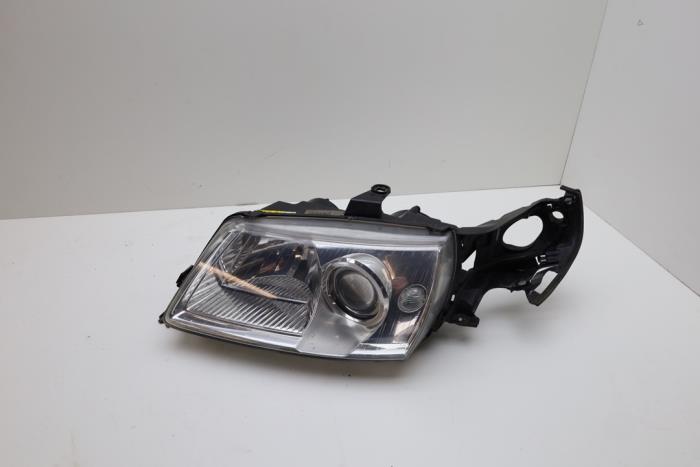 Gebrauchte Scheinwerfer links Saab 9-5 Estate (YS3E) 2.3 Turbo 16V Aero TS Preis € 350,00 Margenregelung angeboten von Auto Demontage Elferink B.V.