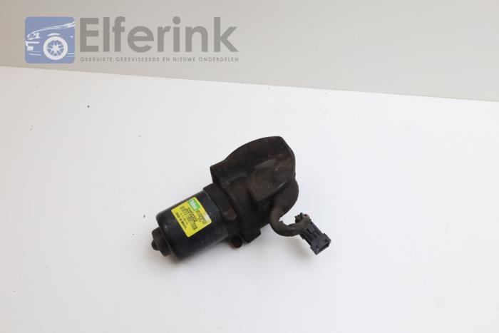 Front wiper motor from a Saab 9-5 Estate (YS3E) 1.9 TiD 16V 2007
