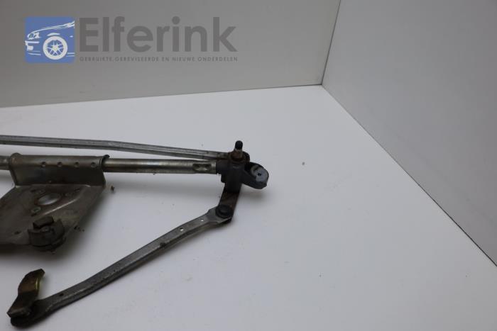 Wiper mechanism from a Saab 9-5 Estate (YS3E) 2.0t 16V 2007