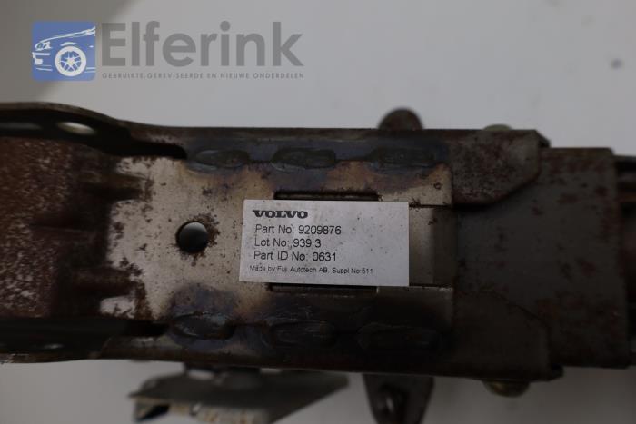 Caja de columna de dirección de un Volvo V70 (GW/LW/LZ) 2.4 20V 140 1999