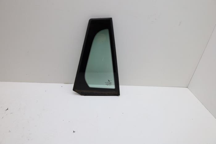 Usados Ventanilla triangular derecha detrás Saab 9-3 Sport Estate (YS3F) 1.9 TiD Precio € 50,00 Norma de margen ofrecido por Auto Demontage Elferink B.V.