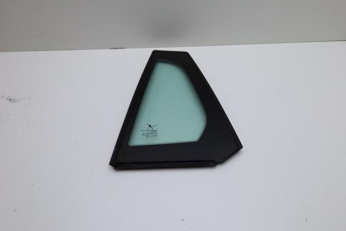 Usados Ventanilla triangular izquierda detrás Saab 9-3 Sport Estate (YS3F) 1.9 TiD 16V Precio € 50,00 Norma de margen ofrecido por Auto Demontage Elferink B.V.