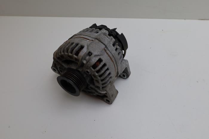 Gebrauchte Dynamo Opel Corsa D 1.2 16V Preis € 50,00 Margenregelung angeboten von Auto Demontage Elferink B.V.