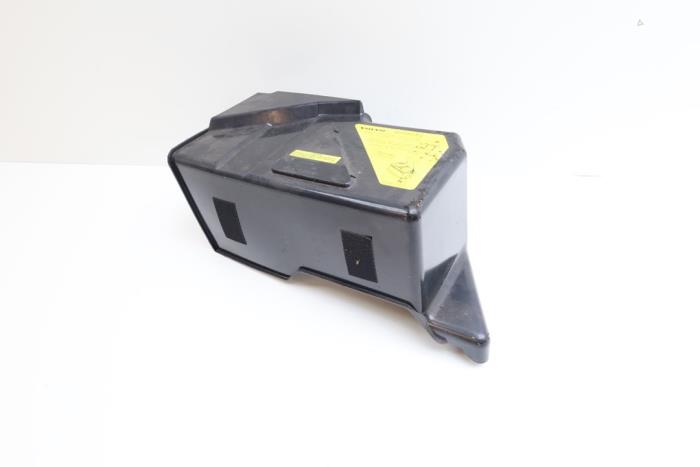 Begagnade Batterilock Volvo XC70 (SZ) XC70 2.4 T 20V Pris € 25,00 Marginaltabell erbjuds av Auto Demontage Elferink B.V.