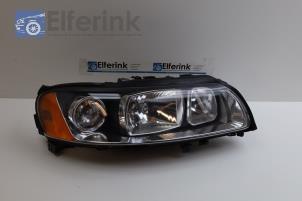 Used Headlight, right Volvo S60 I (RS/HV) 2.4 20V 140 Price € 100,00 Margin scheme offered by Auto Demontage Elferink B.V.