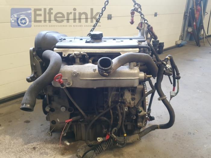 Engine from a Volvo XC70 (SZ) XC70 2.4 T 20V 2002