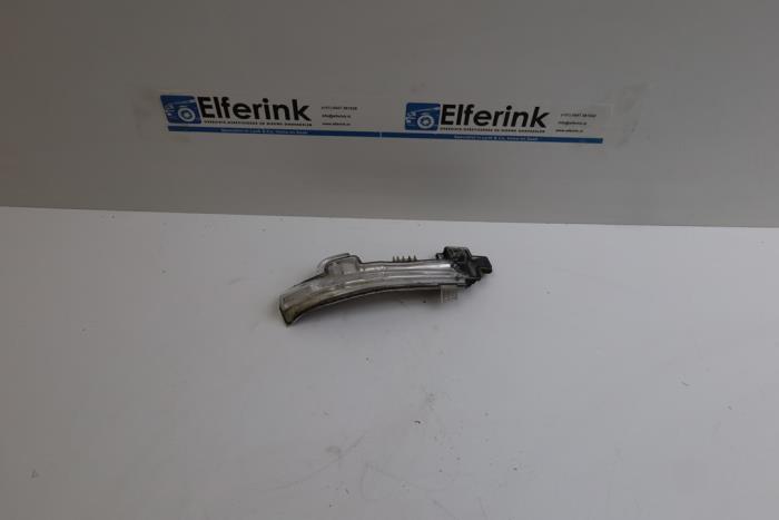 Usados Intermitente de retrovisor derecha Volvo S60 II (FS) 2.0 D3 20V Precio € 25,00 Norma de margen ofrecido por Auto Demontage Elferink B.V.