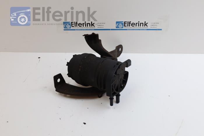 Fuel filter housing from a Volvo V70 (BW) 2.0 D 16V 2008
